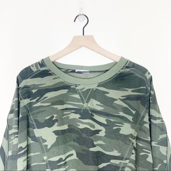 NWT Sweet Romeo Green Camo Exposed Seam Dolman Sleeve Crop Sweatshirt Medium - Picture 5 of 11